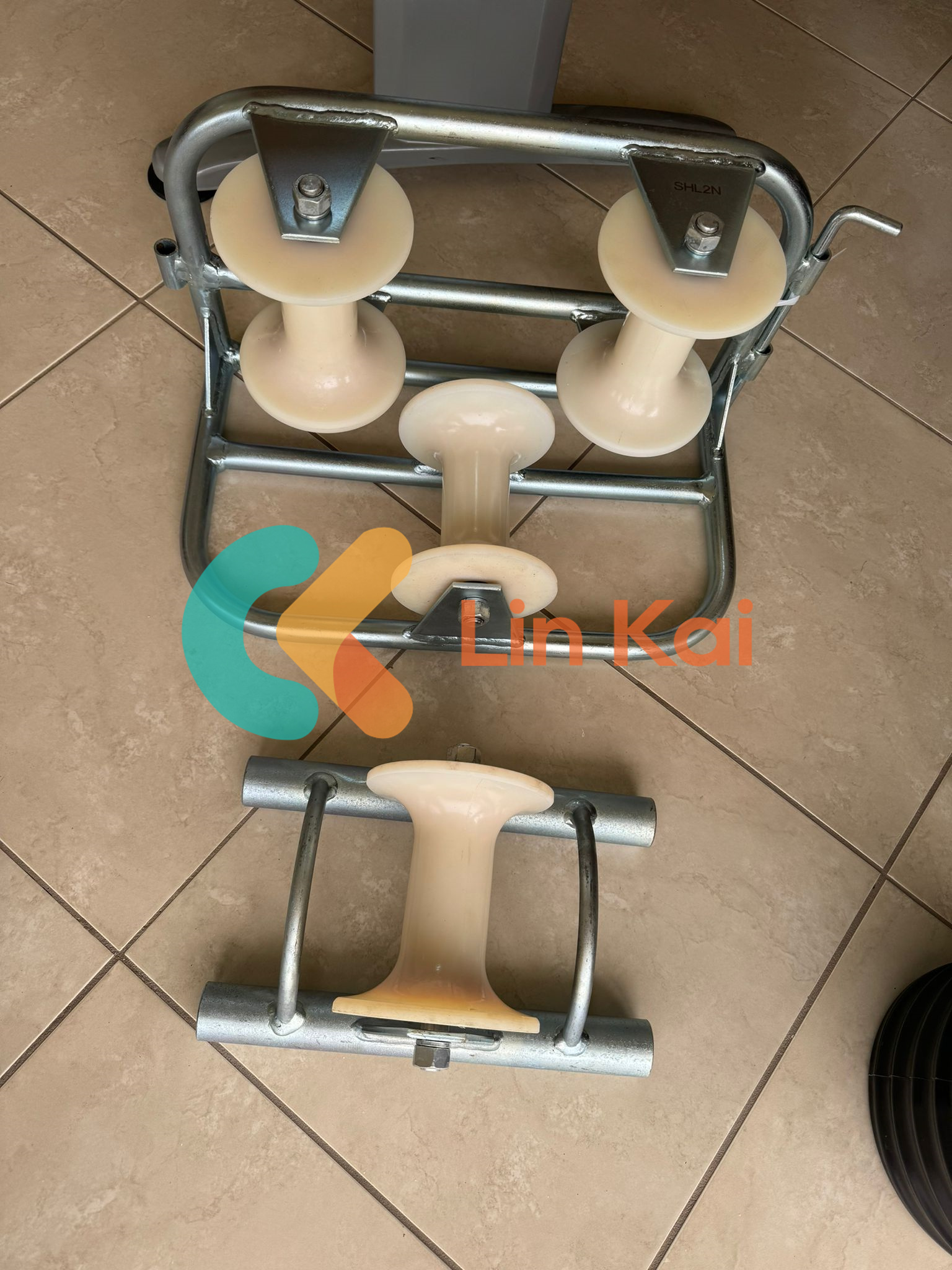 Care sunt funcția principală a rolei de împământare pentru cablu?